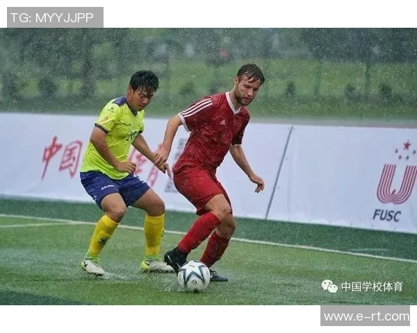 成都街头偶遇足球明星热舞瞬间引发粉丝围观欢呼声不断